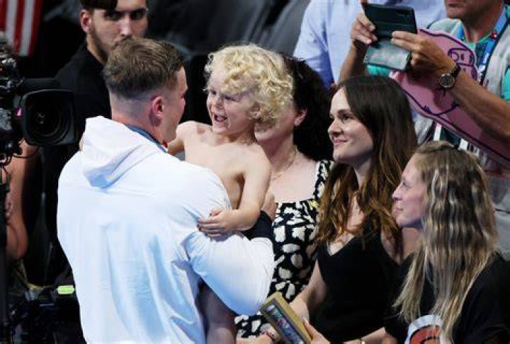 Does Adam Johnson have children? |
