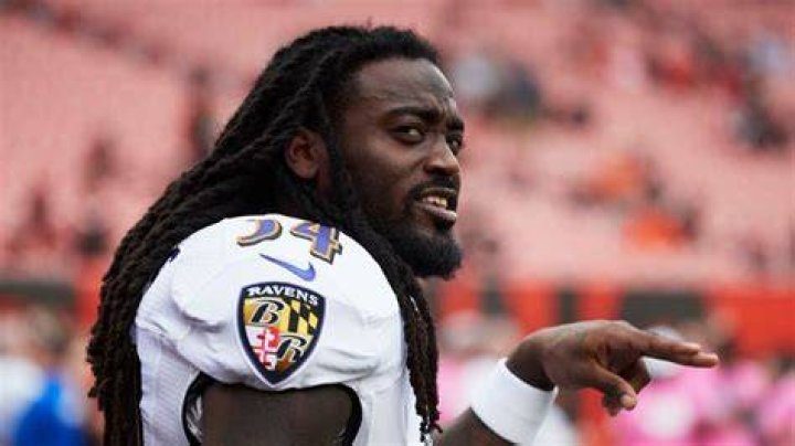 Does Alex Collins Have Kids? |