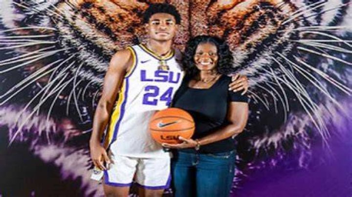 Does Cam Thomas have a wife or girlfriend?