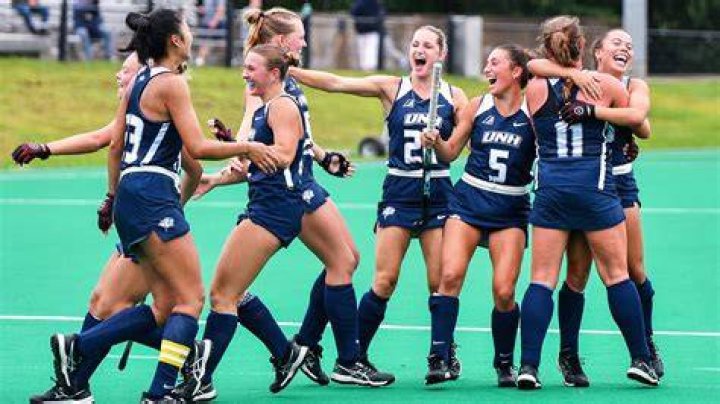 Does UNH have field hockey?