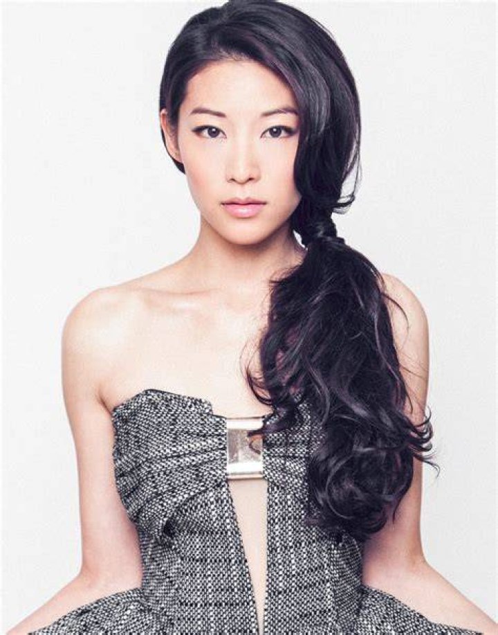 Download Arden Cho Background Nindy Gallery