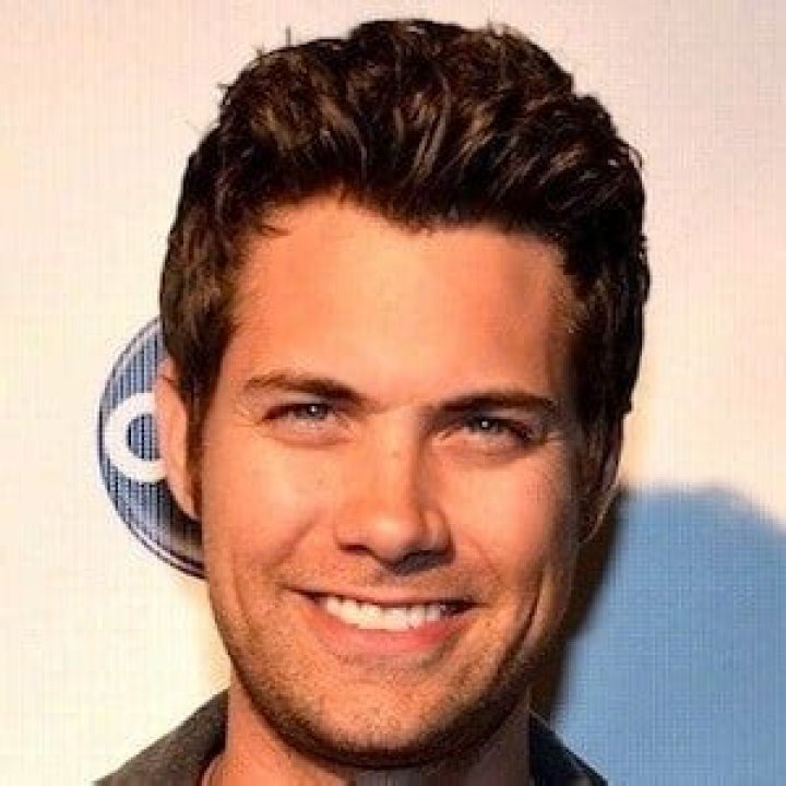 Drew Seeley Biography, Age, Height, Wife, Movies mrDustBin