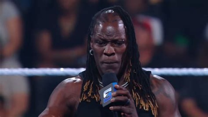 DXCLUSIVE WWE’s RTruth AKA Ron Killings Premieres ‘Set It Off’ Video