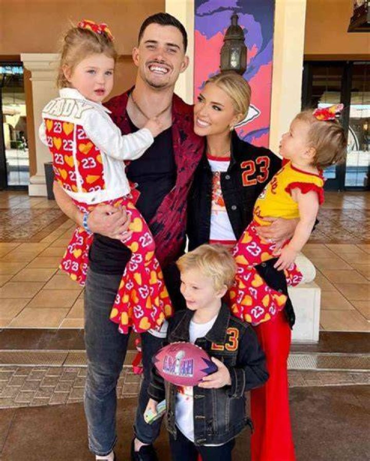 Dylan Wu family, wife, children, parents, siblings