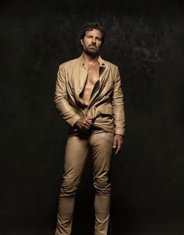Ed Quinn Sexy daddies Pinterest
