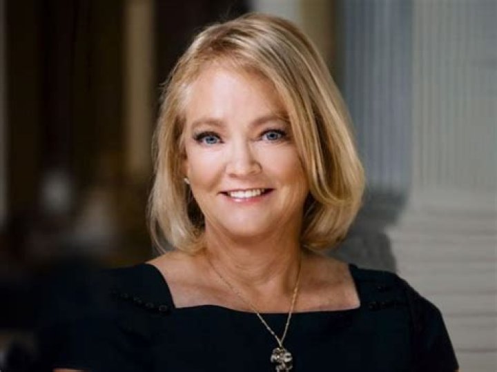 Elizabeth Faith Robertson: Meet Pat Robertson daughter