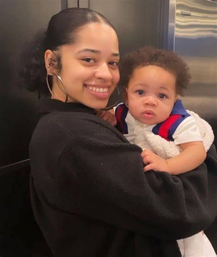 Ella Mai family, husband, children, parents, siblings |
