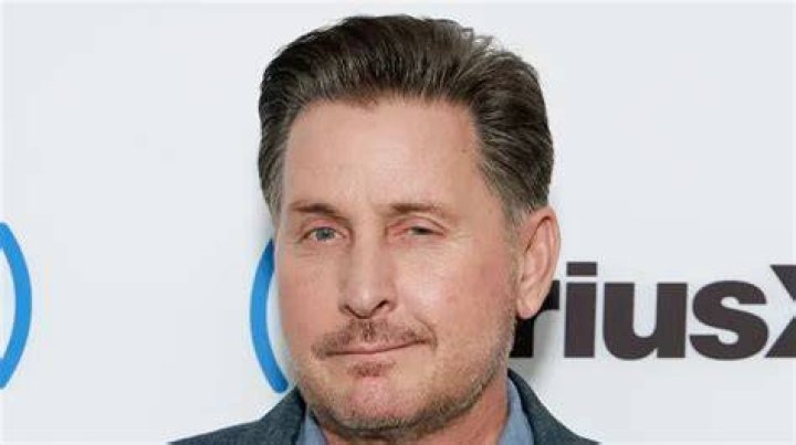 Emilio Estevez How Rich Is He? Check His Age, Married Life, Height, Movies