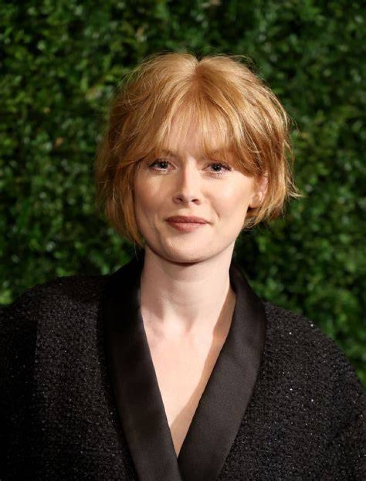 Emily Beecham Net Worth Details About Age, and, Movies, TV, Bf, Shows