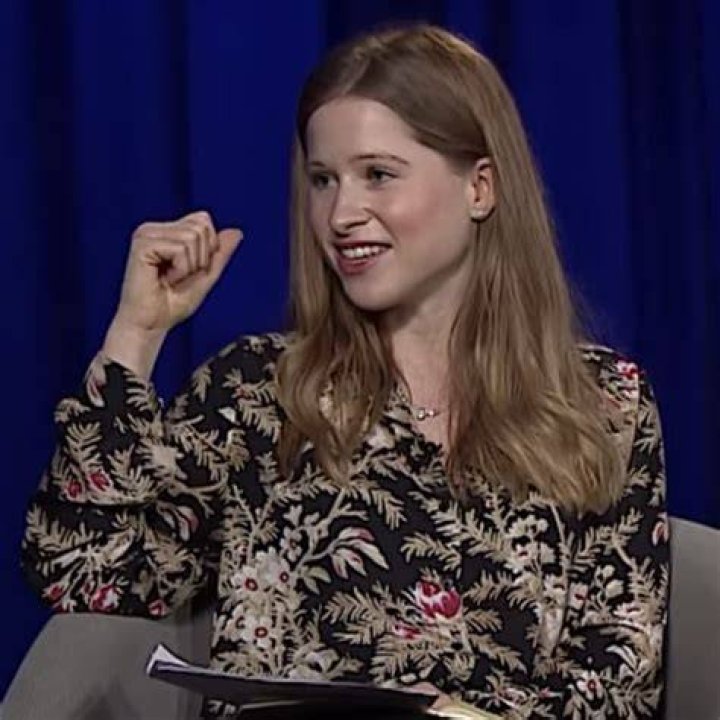 Emily Carver Age Height, Net Worth, Husband Starsgab