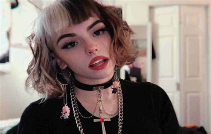 Emma Langevin Age, Biography, Net Worth, Height, Career, Boyfriend
