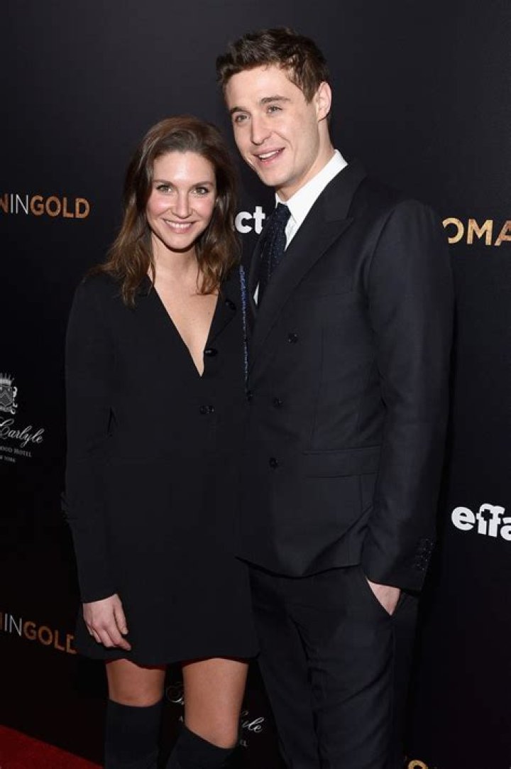 English Actor Max Irons Married Wife Sophie Pera in 2019