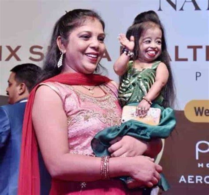 eNLokam Jyoti Amge the shortest woman in the world!