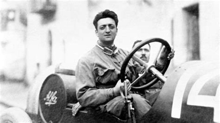 Enzo Ferrari, de mec&aacute;nico a crear la marca de coches m&aacute;s famosa del mundo