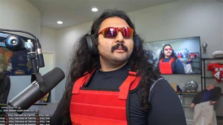 Esfand; Bio, Height, Net Worth, YouTube & Twitch Career