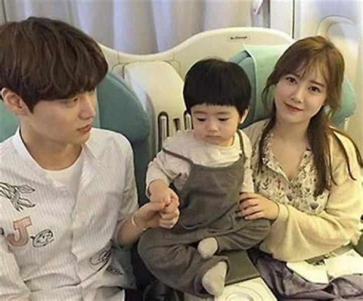 Exclusive Glimpse Into Ahn Jae Hyun's Child's Life