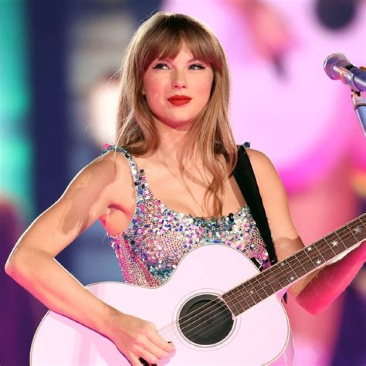 Exploring Taylor Swift's Enchanting Sign-Offs