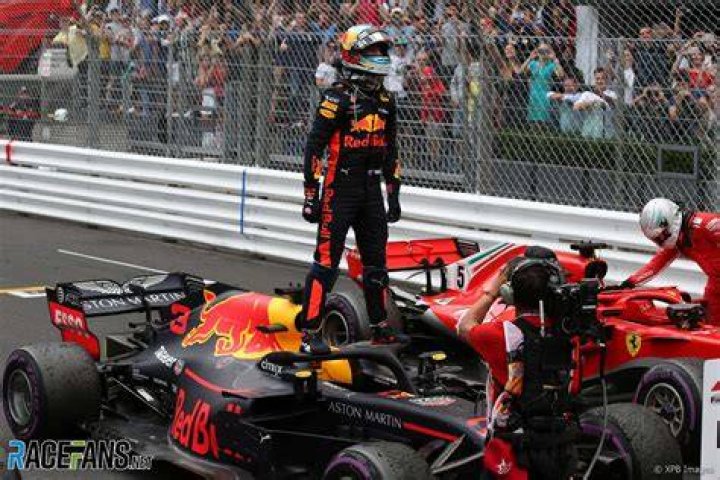 F1 2018 Daniel Ricciardo slammed by Max Verstappen&rsquo;s dad Jos after