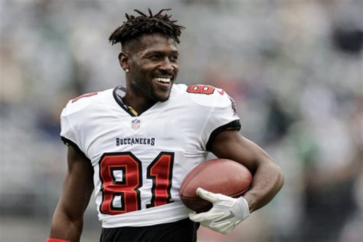 Former NFL WR Antonio Brown's Snapchat account banned for sharing