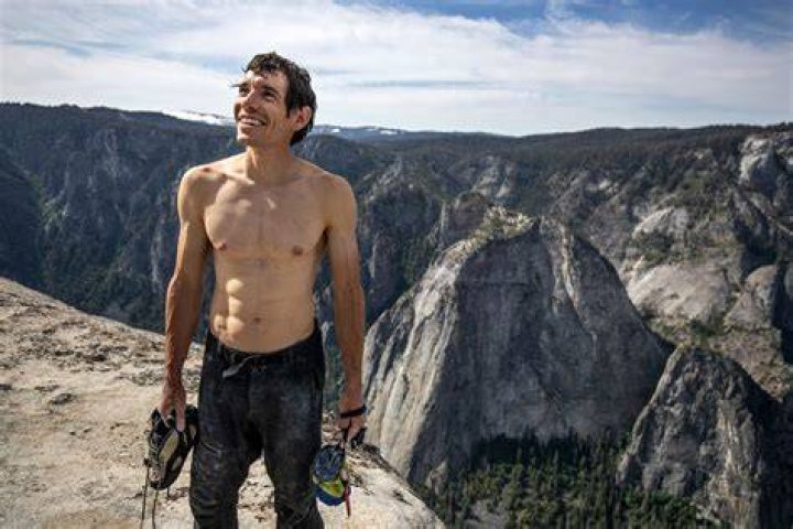Free Solo Climber Alex Honnold Ascends Yosemite's El Capitan Without a