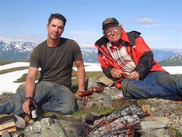 Gold rush Dustin Hurt Wiki bio, Net Worth, Wife. Realitystarfacts