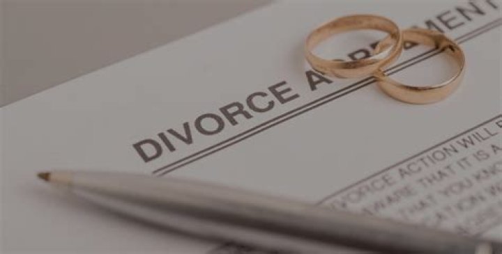 Goldsmith's Divorce, Wealth, And Intrigue
