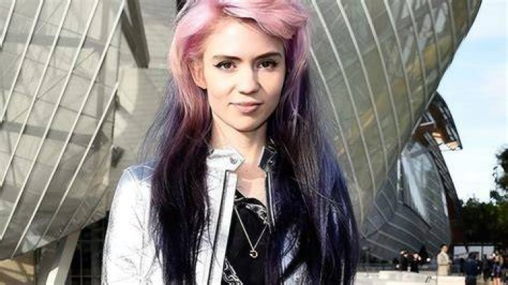 Grimes Net Worth 2023 How Much Is The Singer Worth?