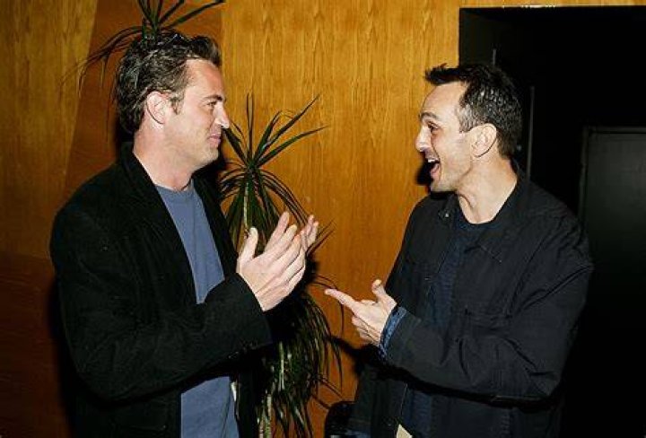 Hank Azaria reveals Matthew Perry helped him get sober