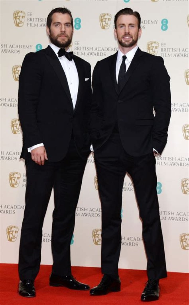 Henry Cavill Height How Tall is The British Actor? Hood MWR
