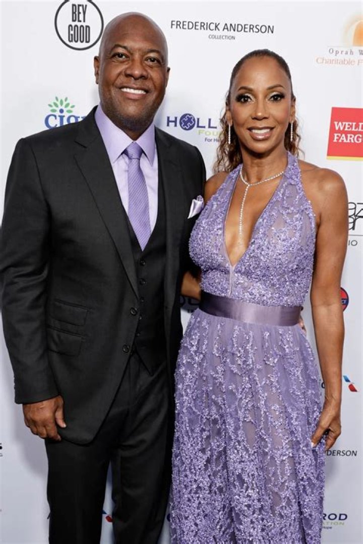 Holly Robinson Peete: History, Age, career, Personal life, Disabled child, Husband, Height and Net worth