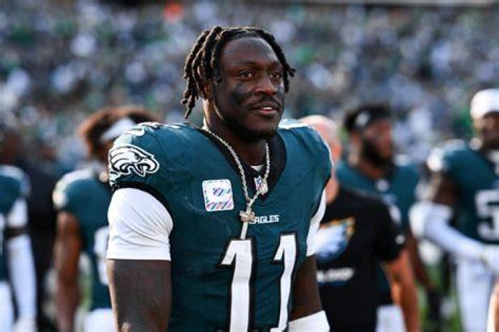 How A.J. Brown tried to ease the Eagles&rsquo; mounting tension