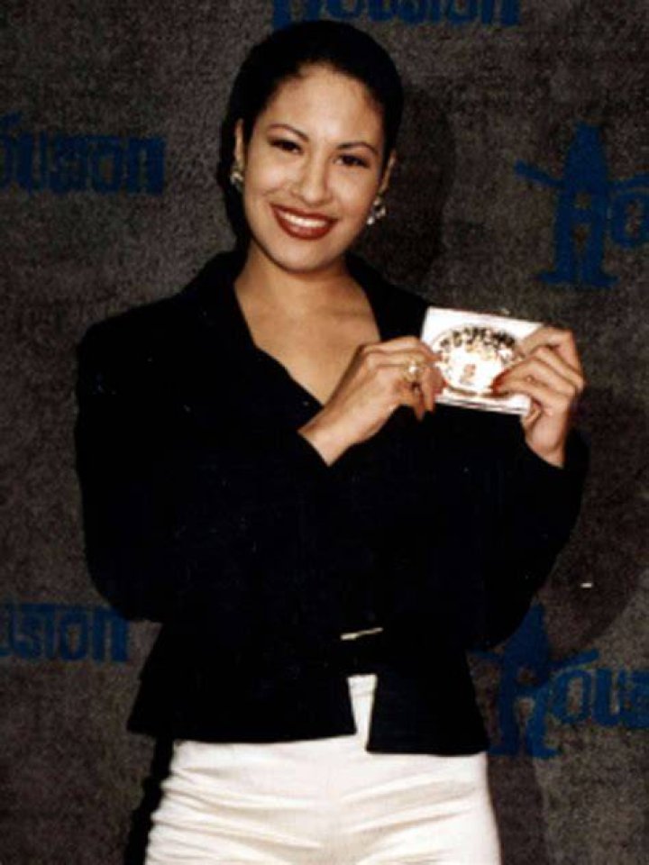 How Did Selena Quintanilla Die? POPSUGAR Latina