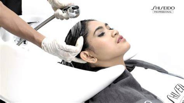 How do you use Shiseido crystallizing straight?