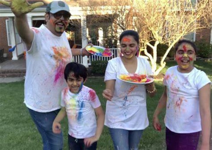 How many kids does the chef Maneet have?