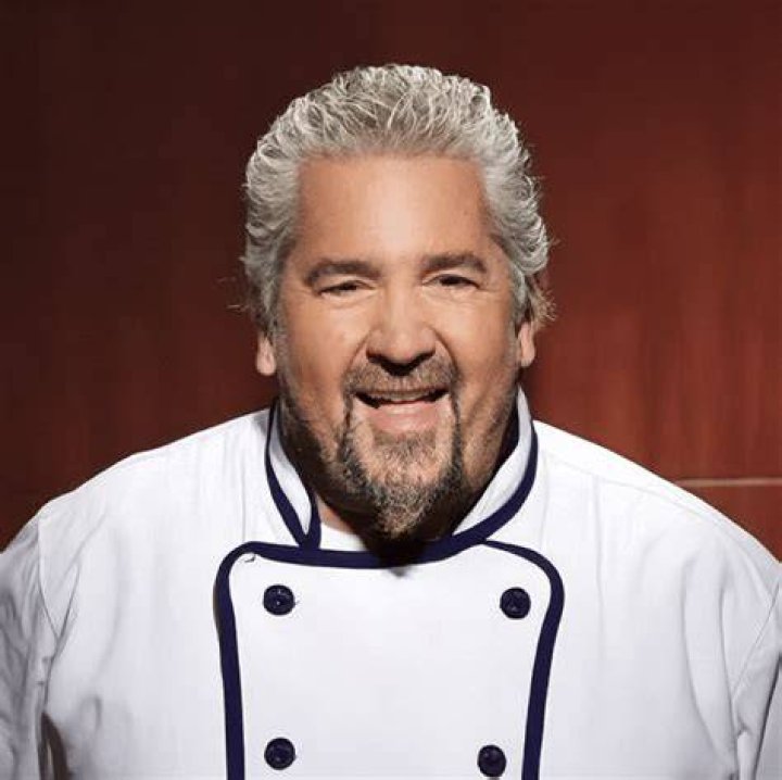 How Much is American chef Graham Elliot Net Worth? Know about his