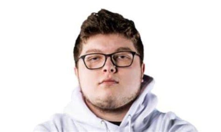 How Old is Twitch Gamer, Ghost Aydan? Who is his Girlfriend? Know his Relationship Status & Fortnite Settings