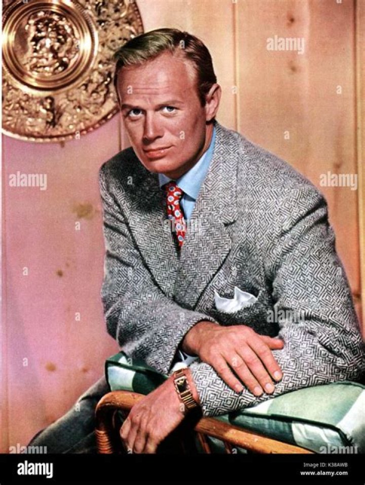 How tall is Richard Widmark?