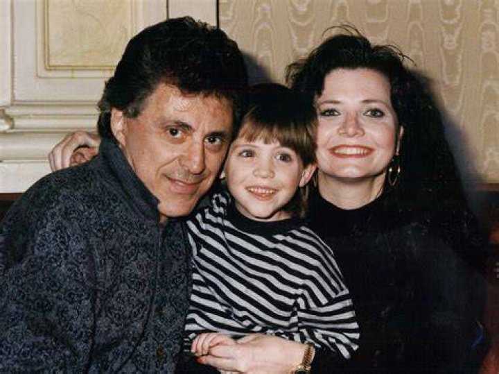 Inside the Life of Frankie Valli's Daughter ·