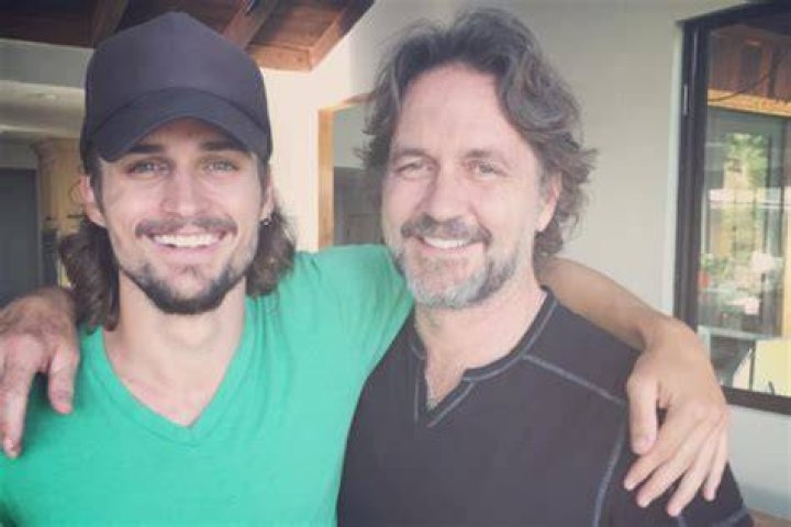 ¿Recuerdas a Guy Ecker de ‘Café, con aroma de mujer’? Ahora es su hijo