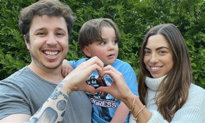 Is Corey B Married to Wife or Dating a Girlfriend?