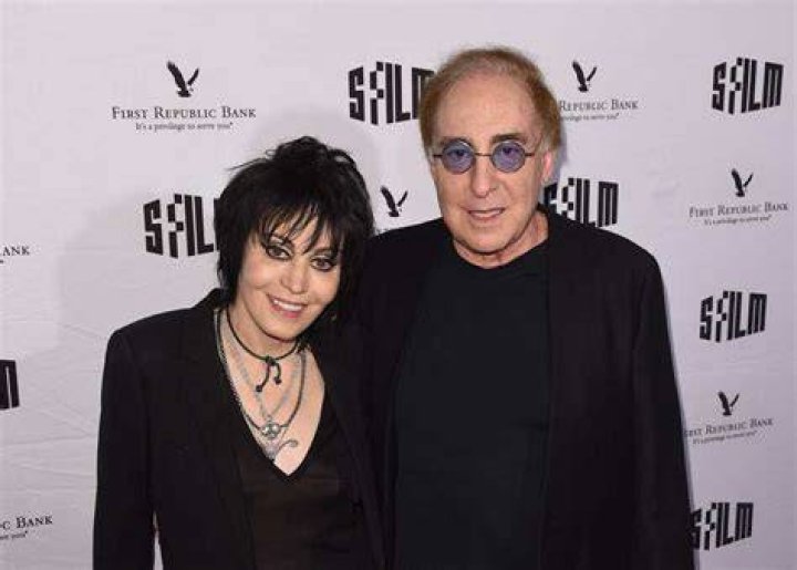 Is Joan Jett Married? Rumors of Her Sexuality; Her Net Worth, Death