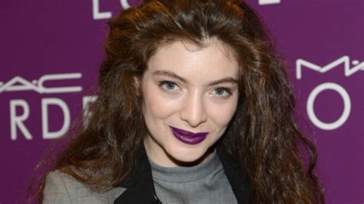 Is Lorde Transgender? Let’s Investigate Her Sexuality!
