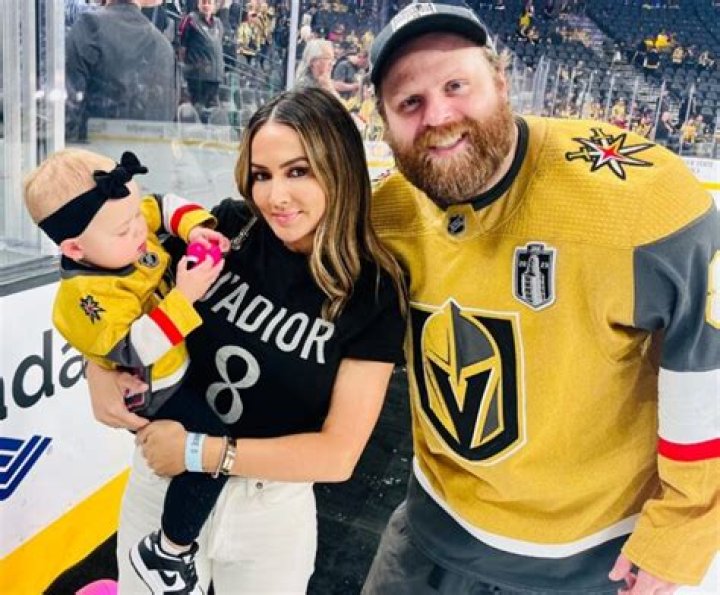 Is Sandra Pereira The Wife Or Girlfriend Of Phil Kessel