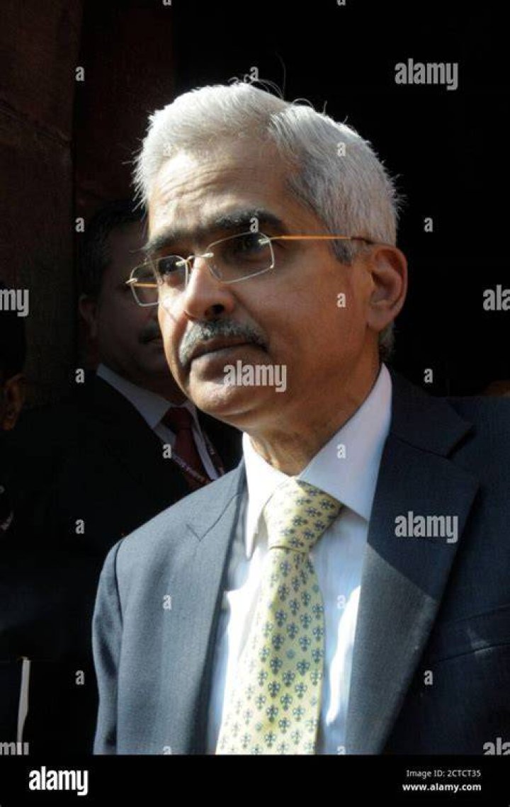 Is Shaktikanta Das an IAS officer?