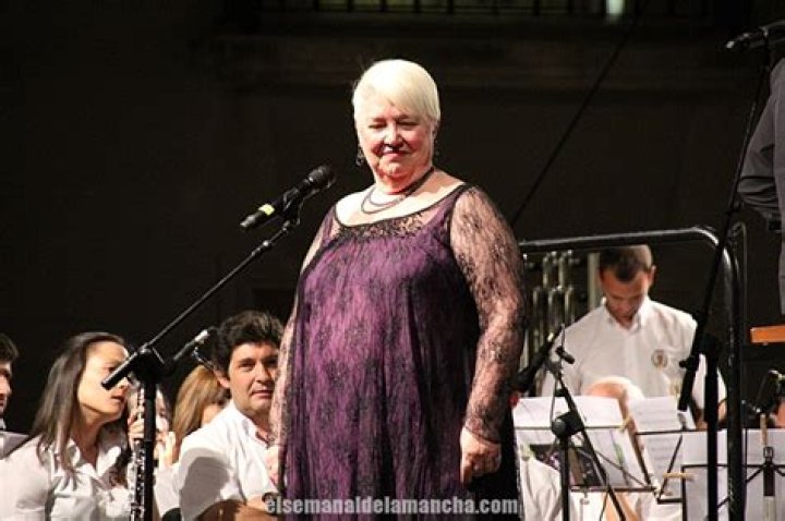 Izaskun uranga, integrante de mocedades "todav&iacute;a tenemos fuerza para