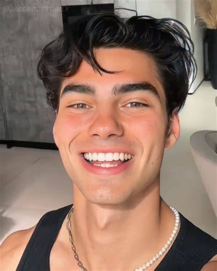 Jacob Rott Daily on Instagram “I love his smile! 😀 jacob_rtt”