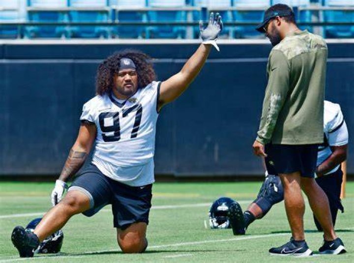 Jaguars strength coach Kevin Maxen comes out as gay