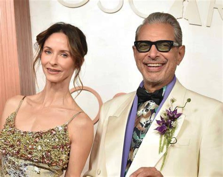 Jeff Goldblum & Fiancee Emilie Livingston Can't Keep Their Hands Off
