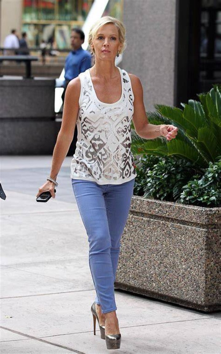 Jennie Garth Shows Off Shocking Weight Gain In StretchedToTheLimit