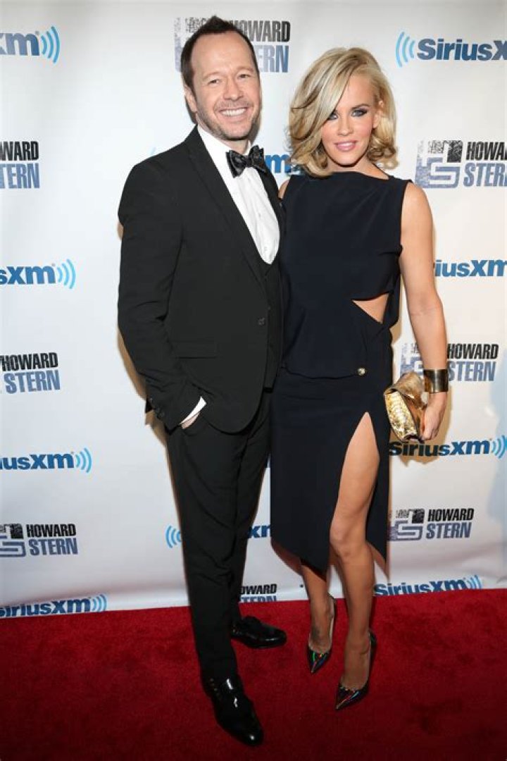 Jenny McCarthy, Donnie Wahlberg engaged, she gushes on 'The View' Los